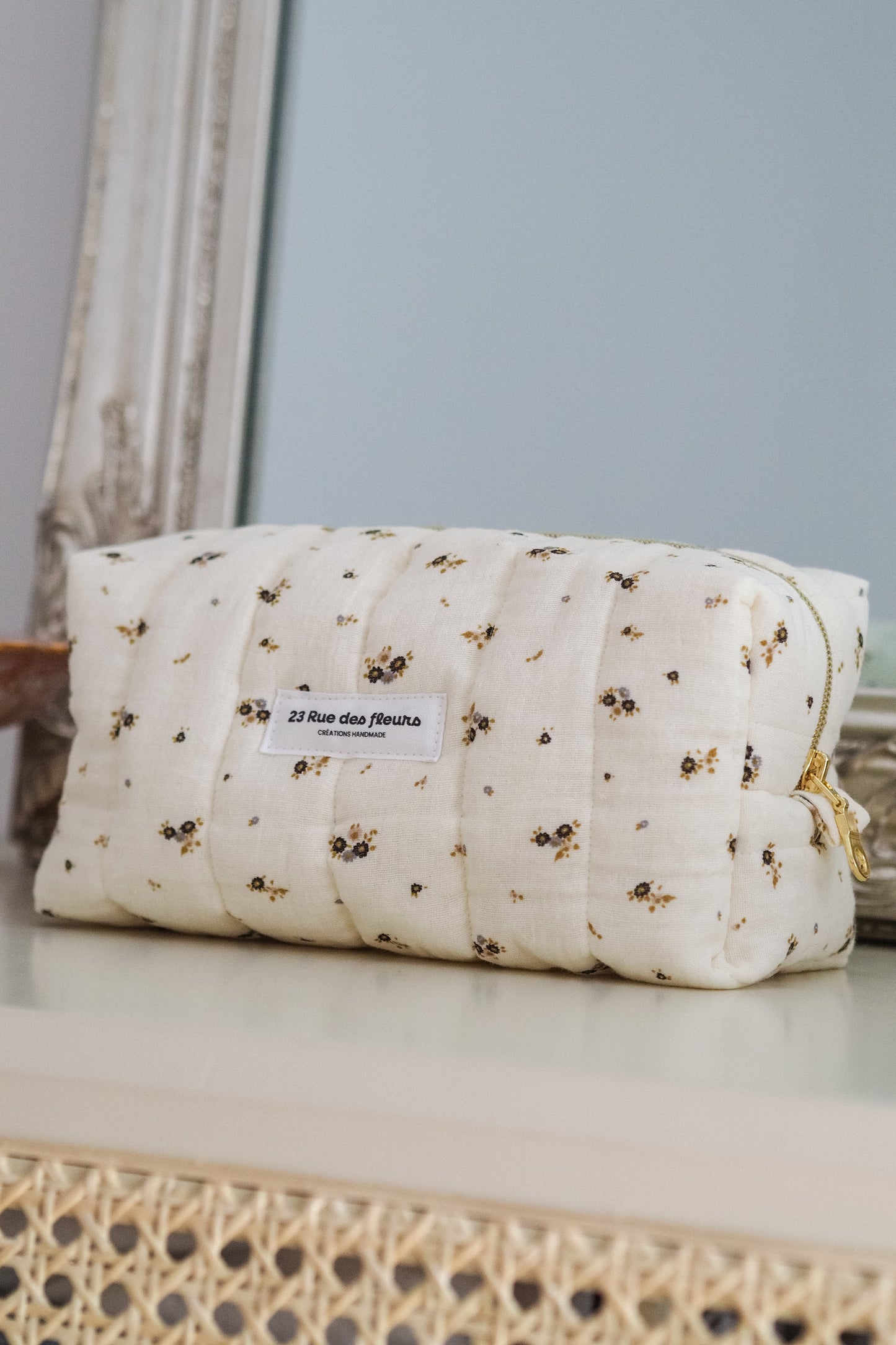 Trousse Small Black Flowers
