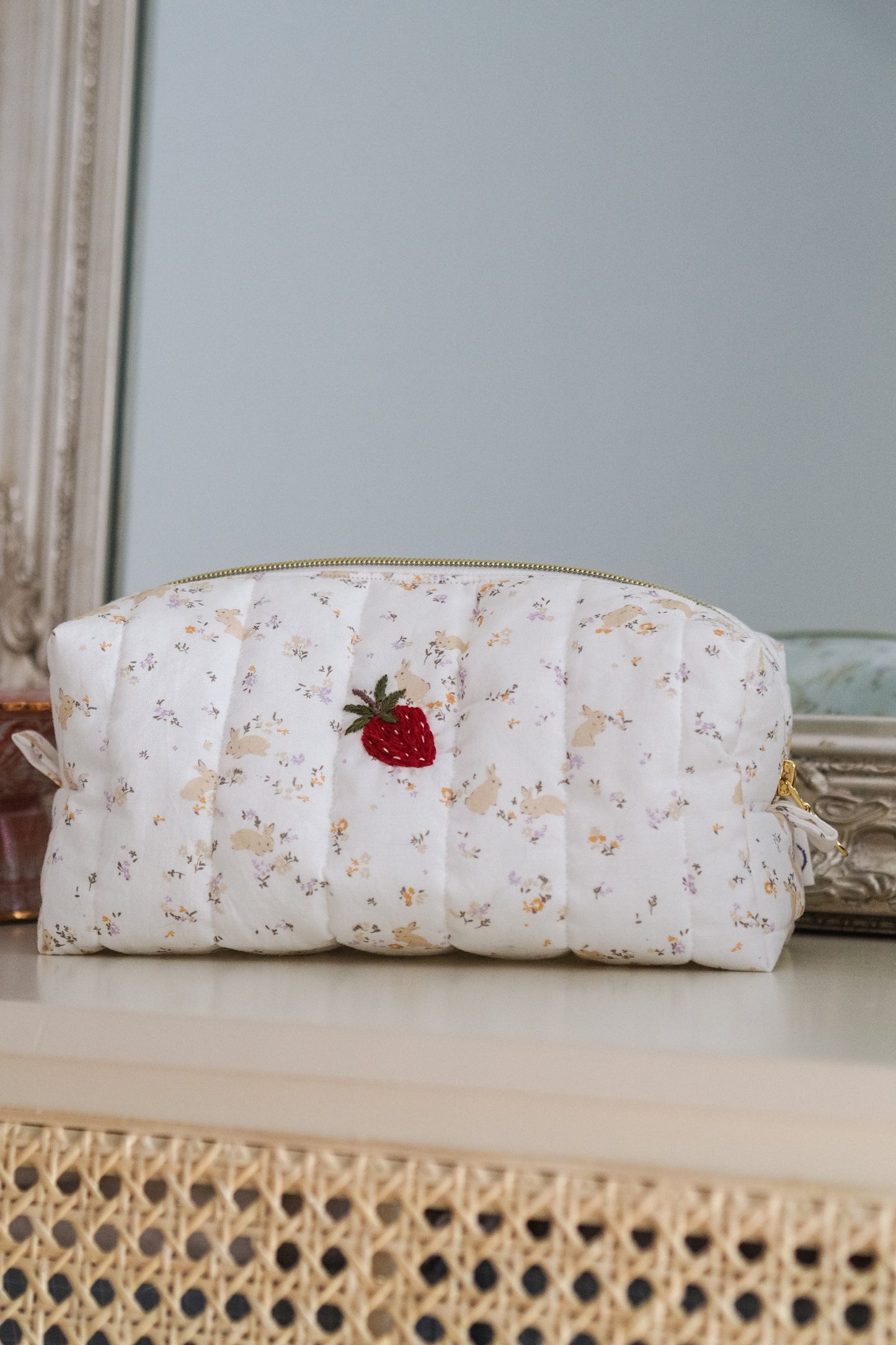 Trousse Bunny & Flowers Brodée