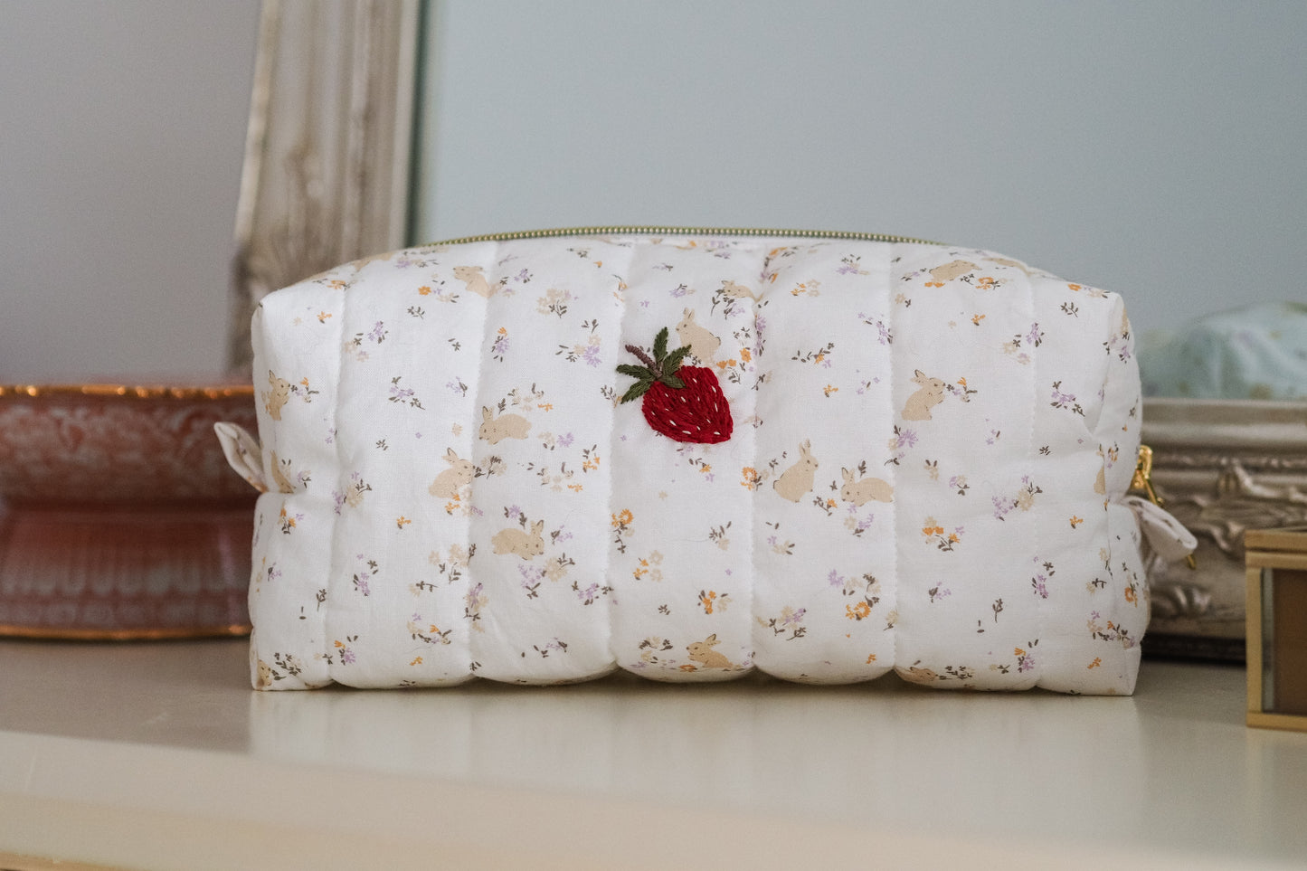 Trousse Bunny & Flowers Brodée
