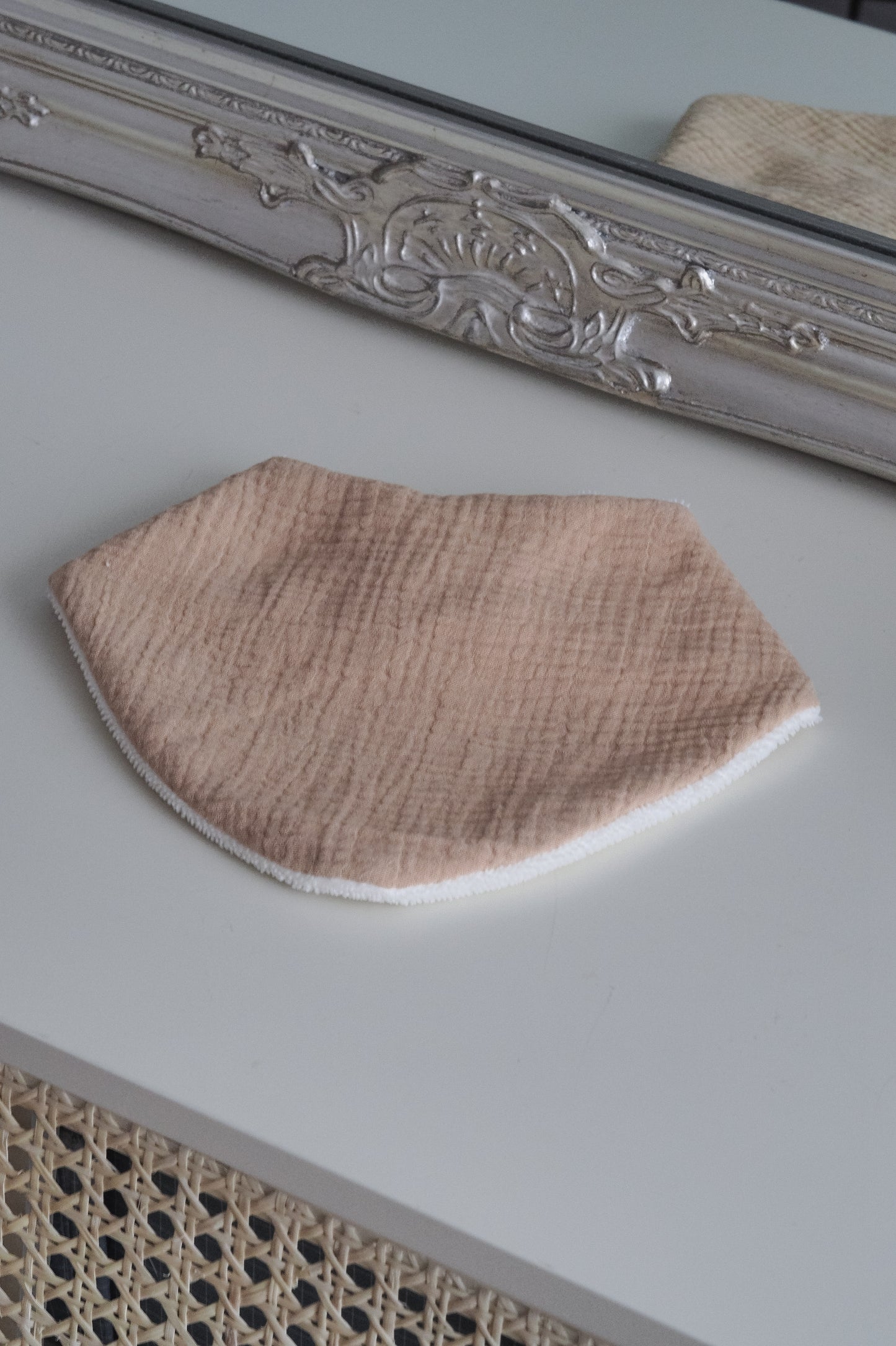 Bavoir bandana sable