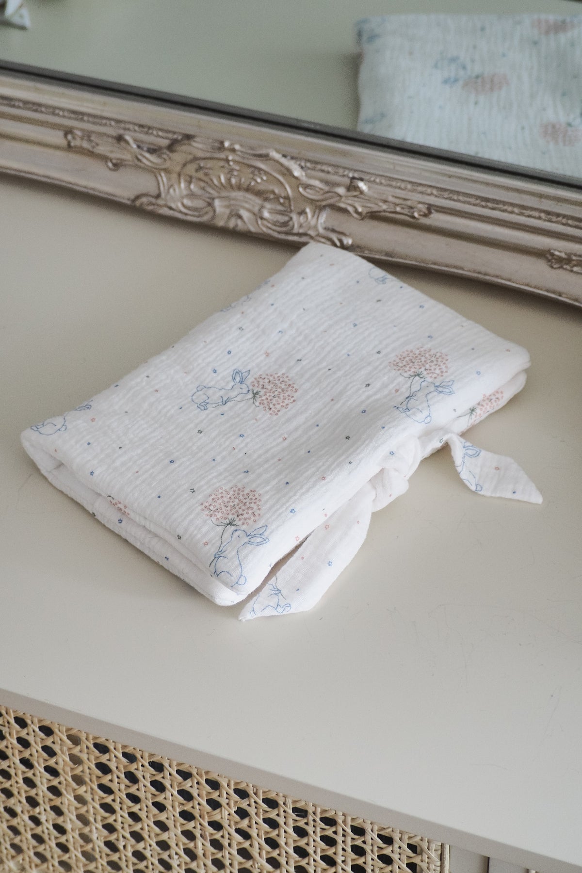Protège carnet de santé Doux lapin