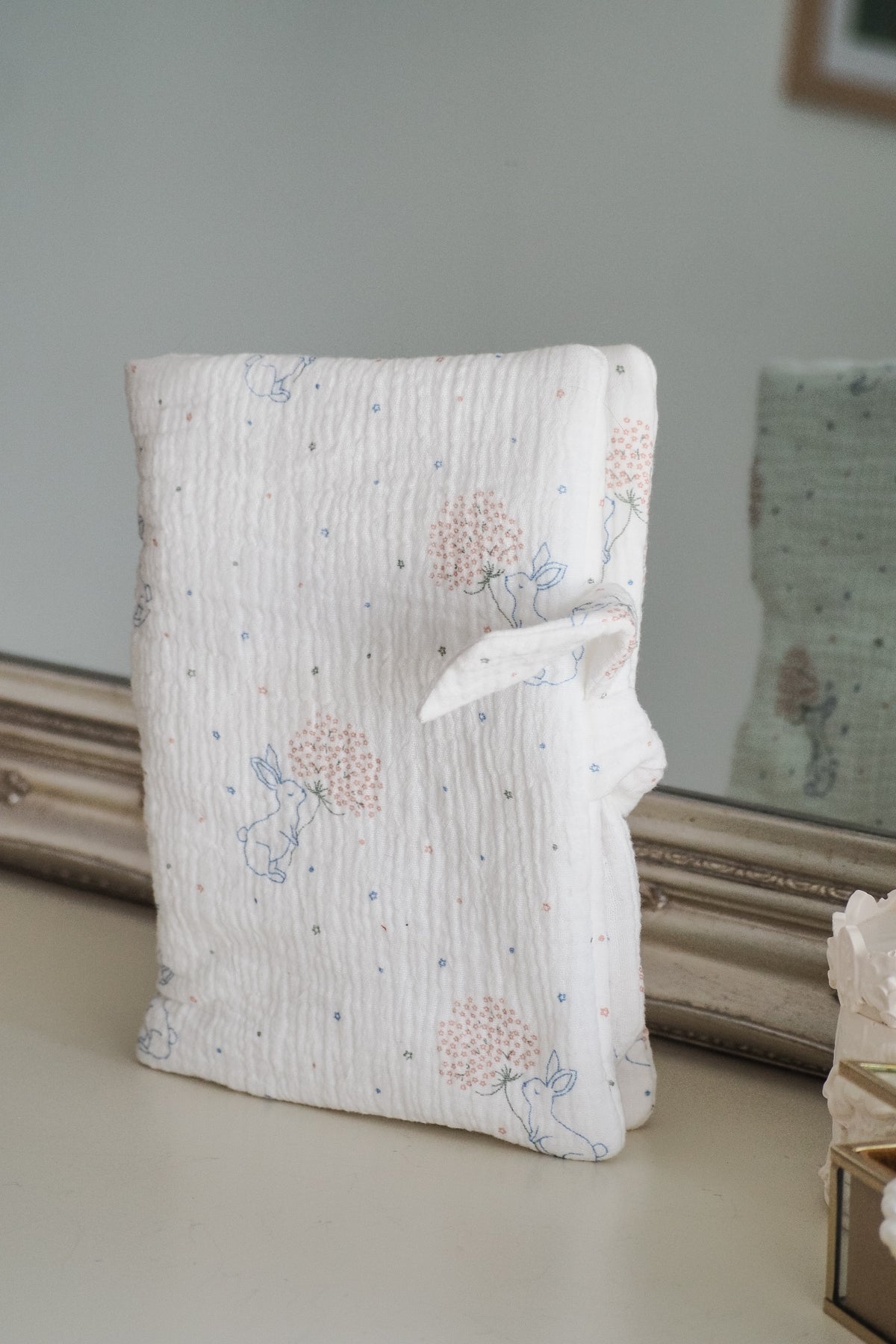 Protège carnet de santé Doux lapin