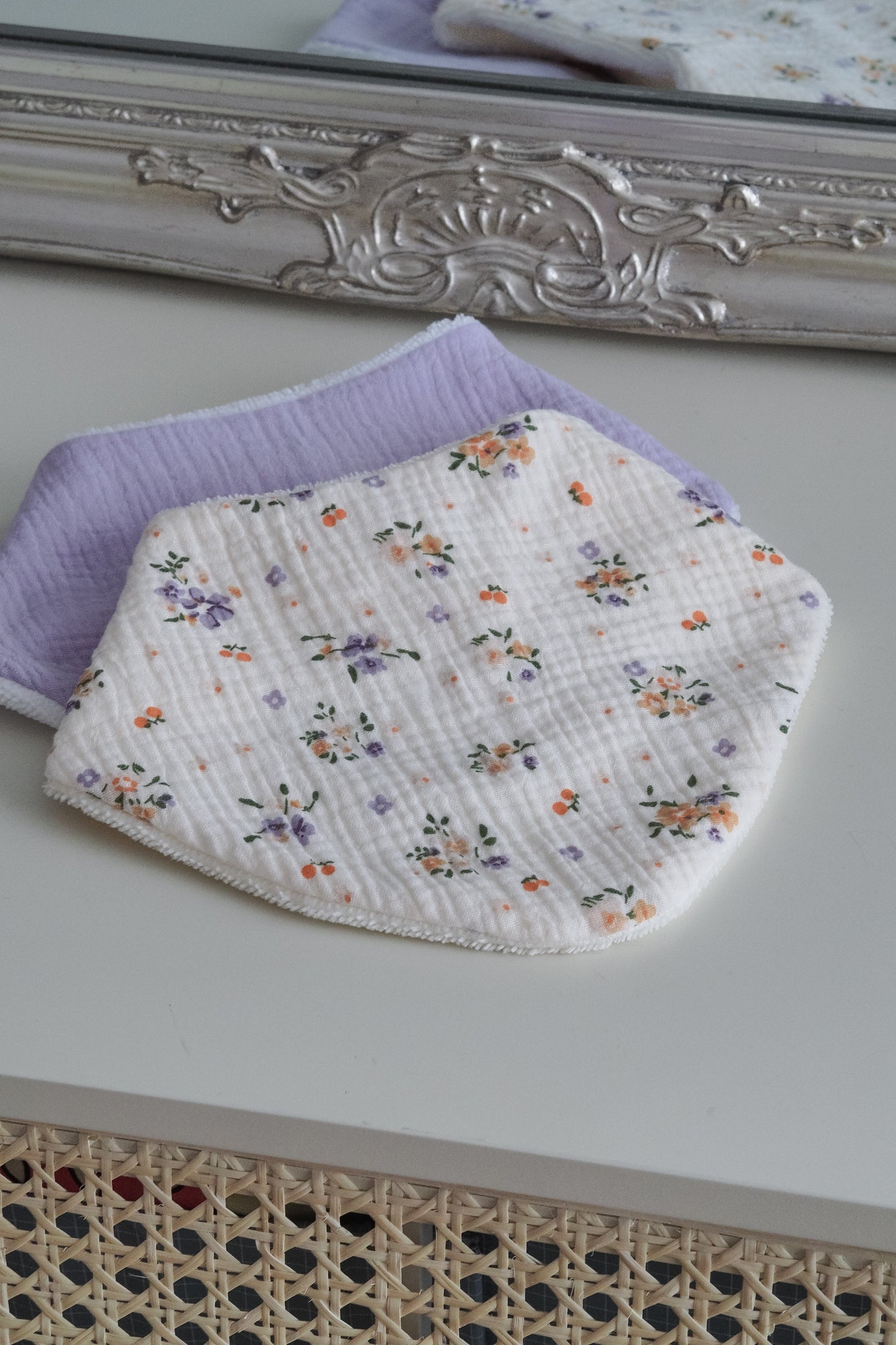 bavoir bandana flower power gaze de coton