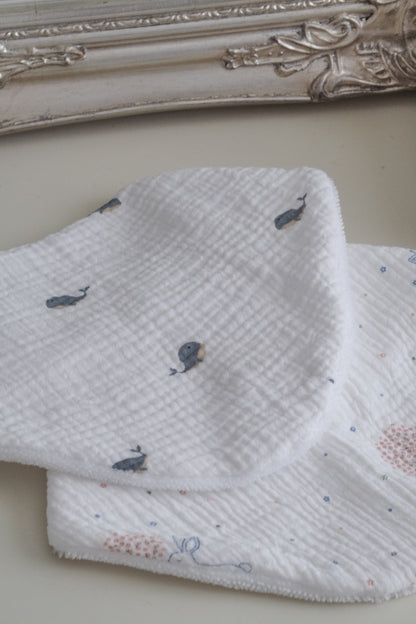 bavoir bandana gaze de coton baleine